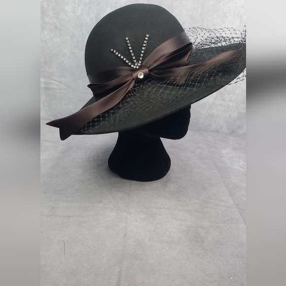 WPL (5923) Elegant black vintage 70's y2k Woman’s Hat 100%Wool Made in USA - Picture 1 of 12